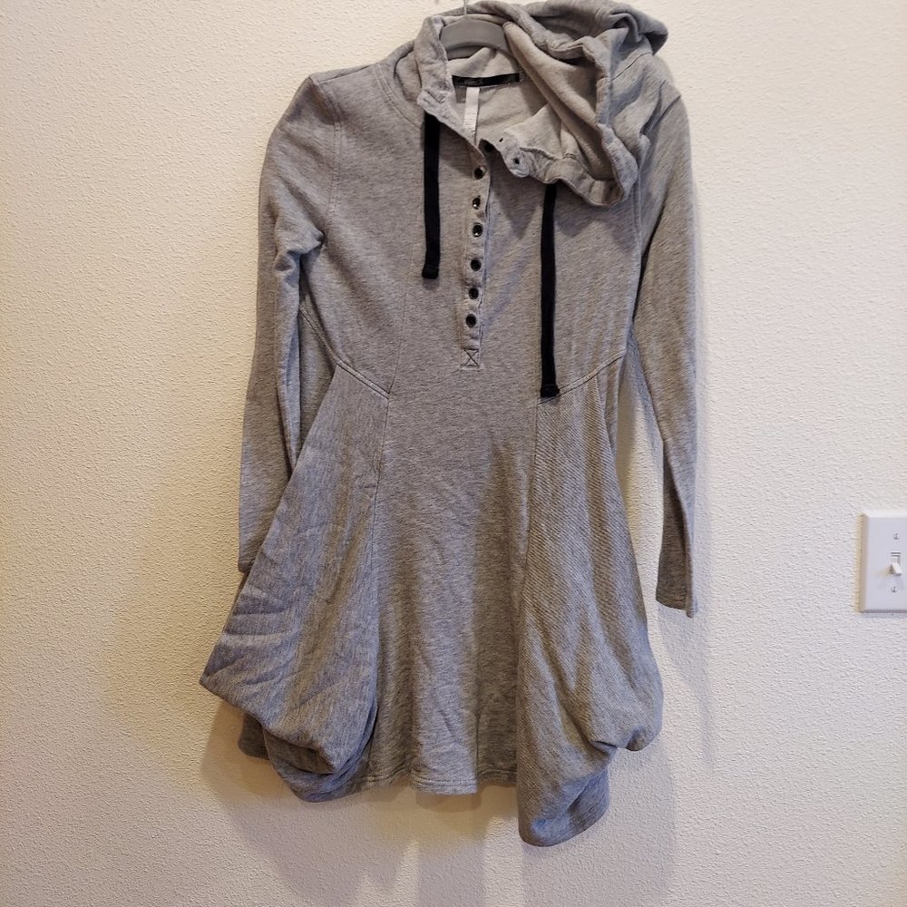 Size M Women's Gray Raglan Sleeve Pockets Hooded Tunic Top Black Buttons